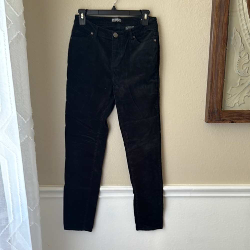 Buffalo David Bitton Women's dark forest green velvet jeans size 6